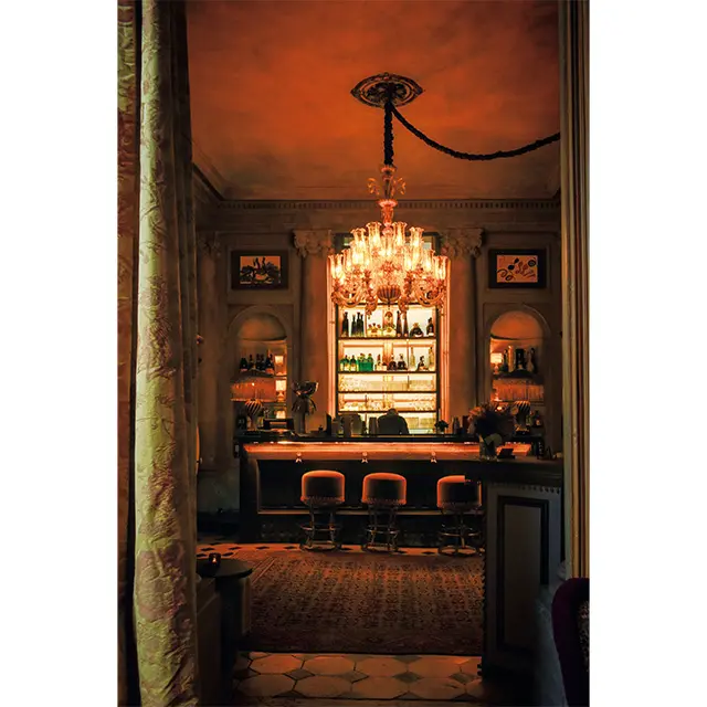 雰囲気たっぷりのバー空間