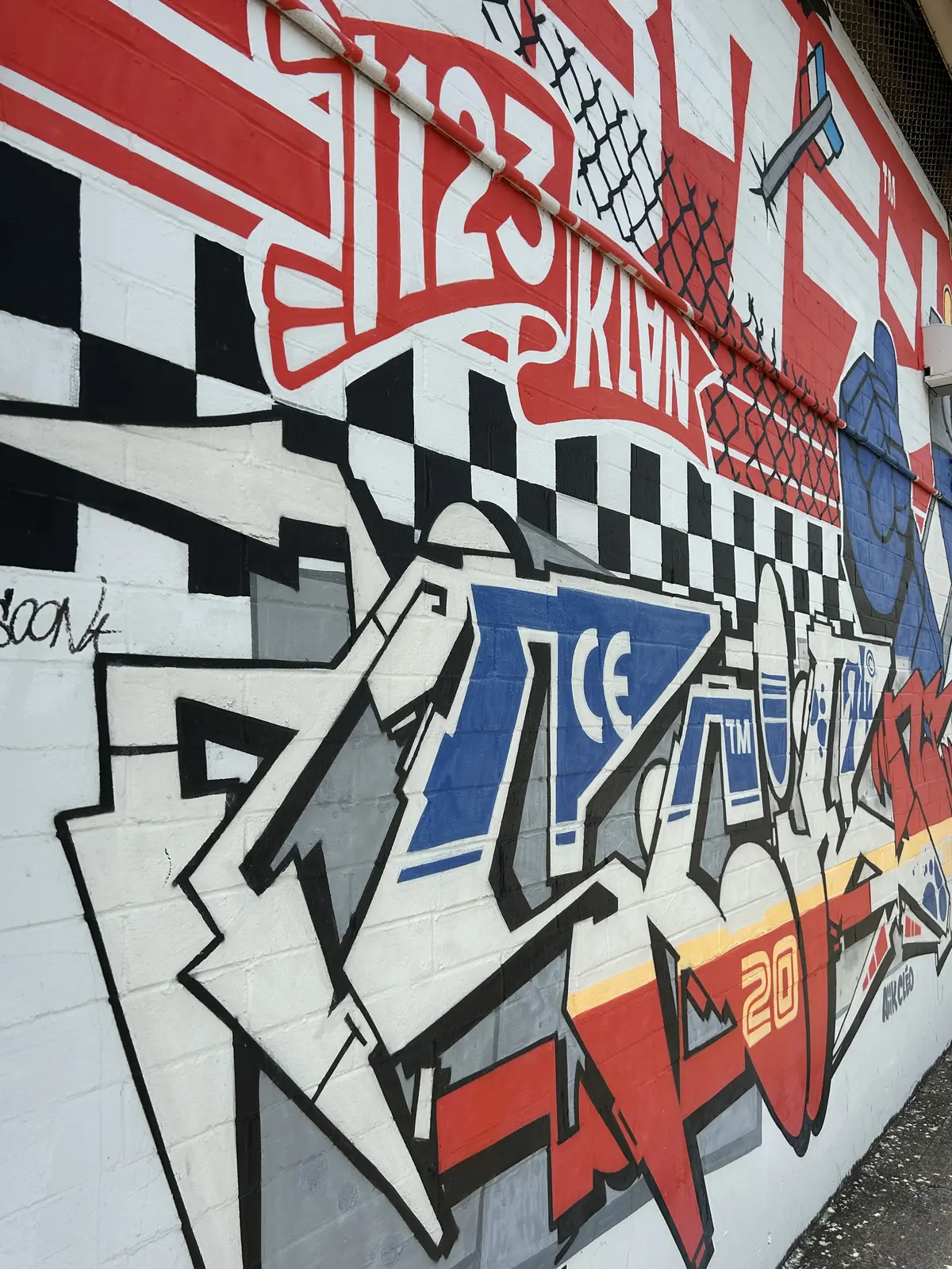 カカアコ　ウォールアート　Kaka’ako Wall Art