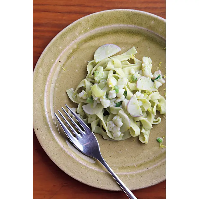 ルッコラを練り込んだ「フグのパスタ」