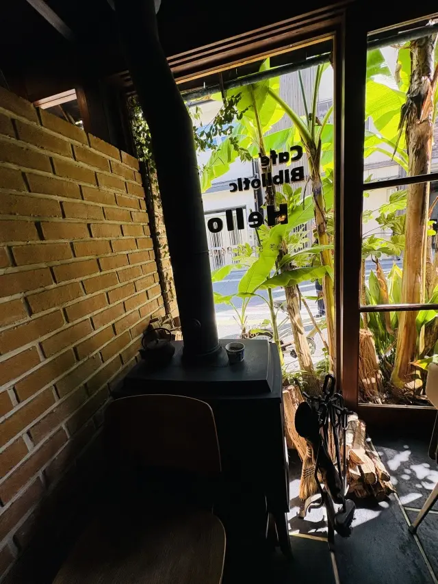 「ユニクロの白シャツで楽しむ、京都カフェの画像_11