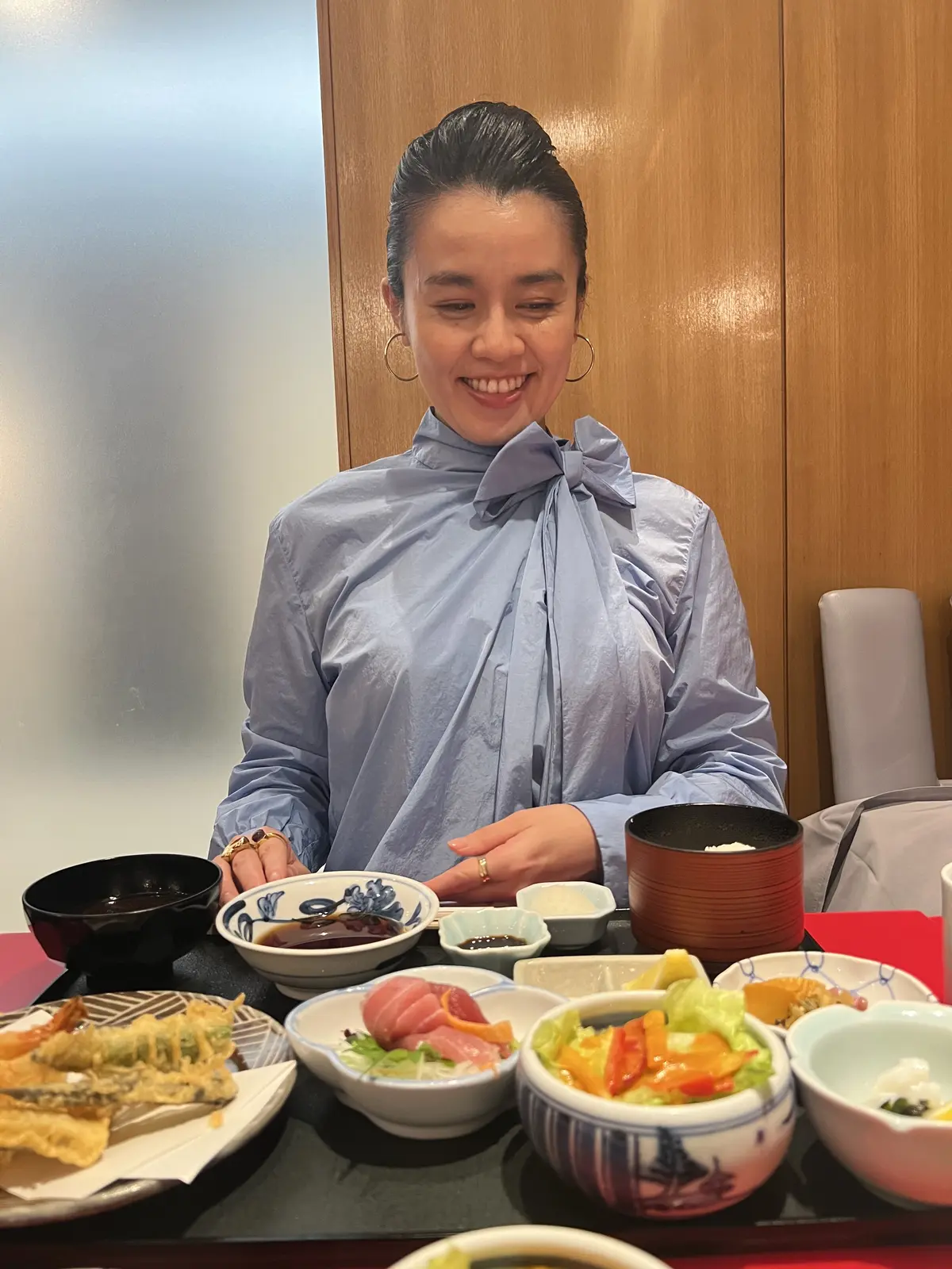 華のあるブルーシャツで夜のお食事会☆の画像_1