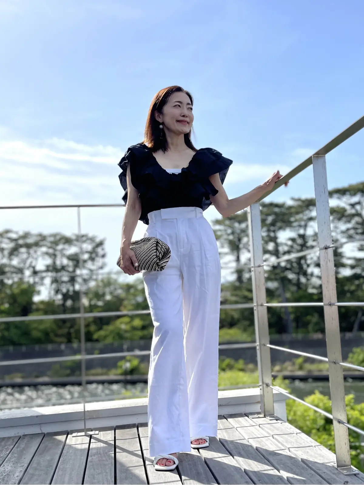 ZARAで見つけた！黒白フリルトップス❤の画像_4