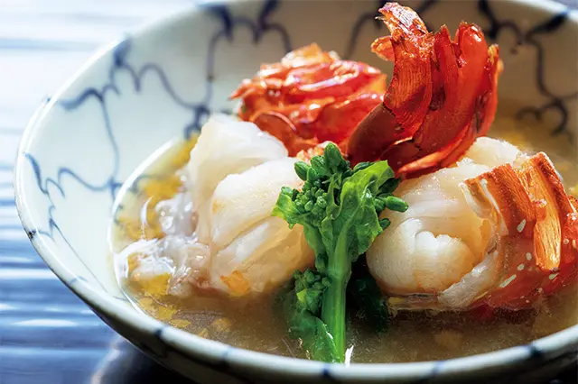 離れの料理は食材もメ ニューもさらに豪華に