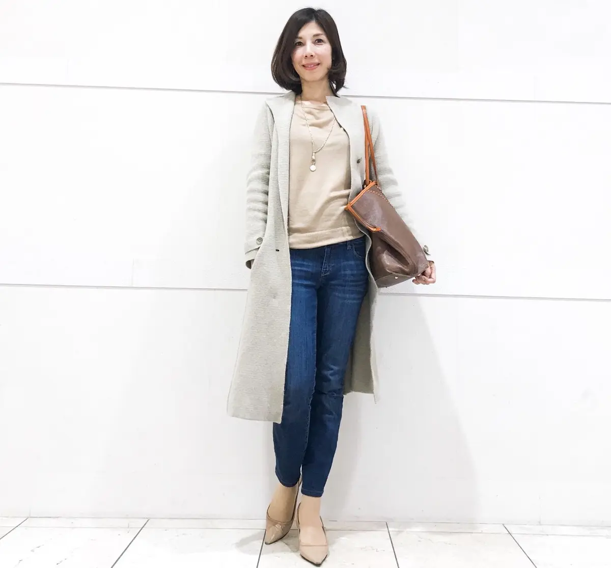 ベージュ×デニム×バックストラップの画像_4