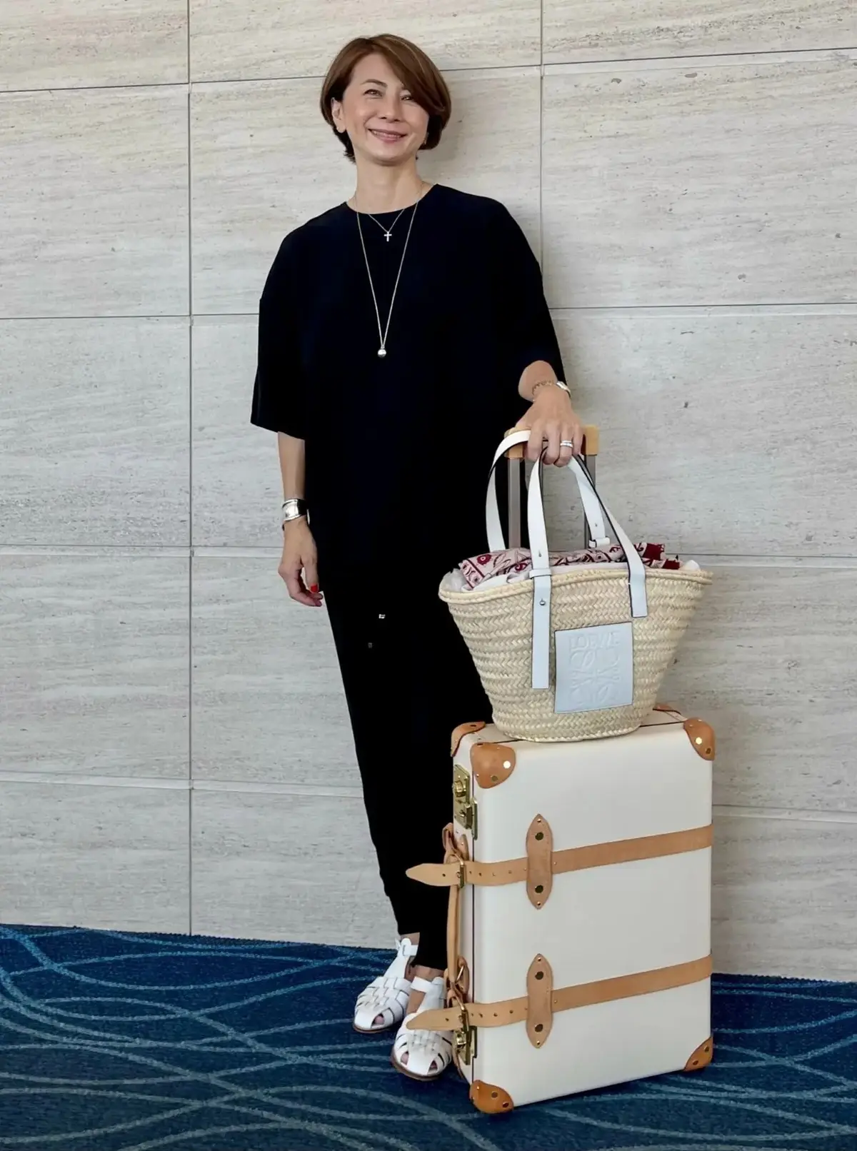 【おしゃれな50代の旅スタイル】エクラ華組が必ず旅に連れて行くアイテムって？