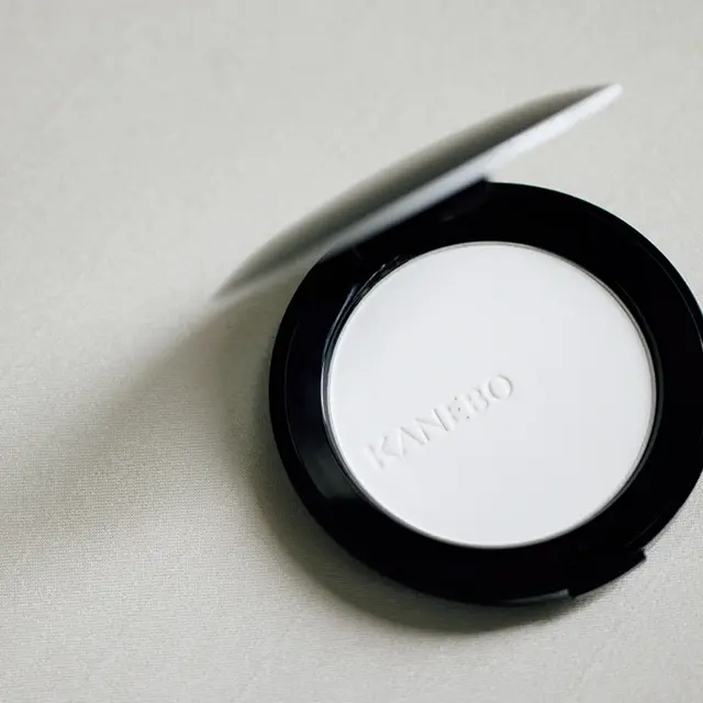 KANEBO クリスタライズドフィックスパウダー