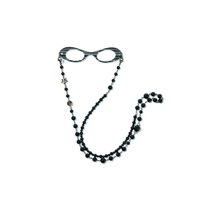 ルーペとロングネックレスが一体化した新感覚のアイウエアネックレス