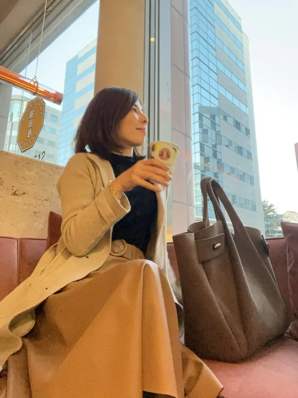 ZARAの使えるエコレザースカートの画像_3