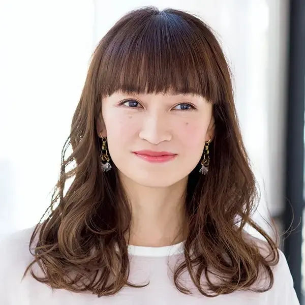 豊かなボリューム感が嬉しい！50代があか抜ける「今どきロングヘア」20選