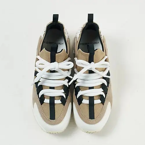 大人に似合う洗練スニーカーを足元に！「Pの画像_2