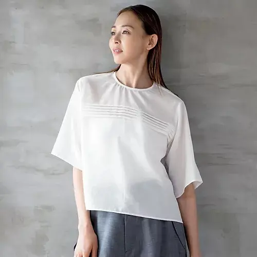 E by eclat シアーピンタックTブラウス ￥15,400