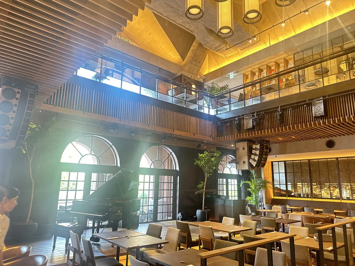 Black×BeigeコーデでBLUE の画像_2