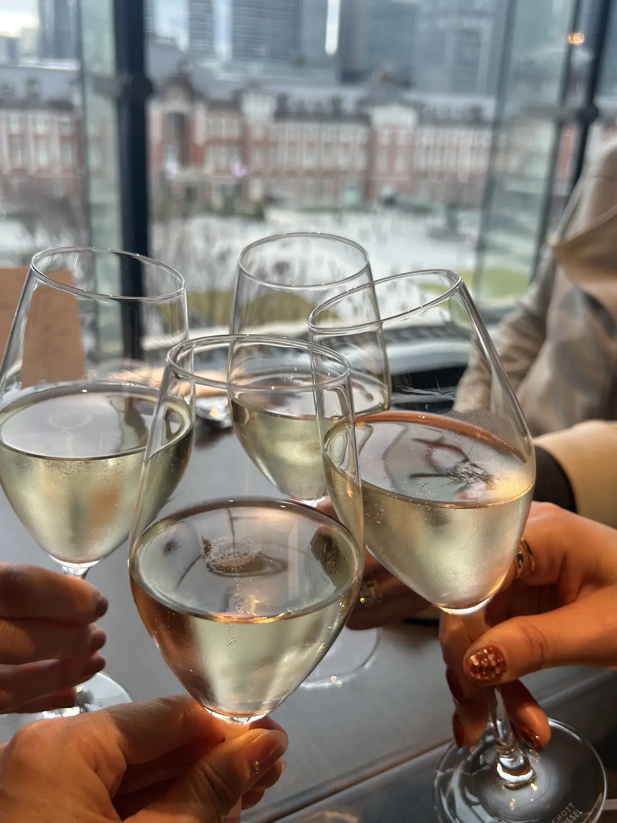 開運コーデ13 東京駅を見下ろすレストラの画像_7