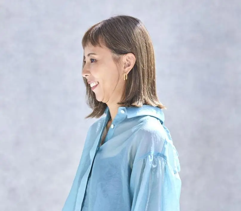 OurAge×Webエクラ 横から見たミディアムヘア　ヘアスタイル