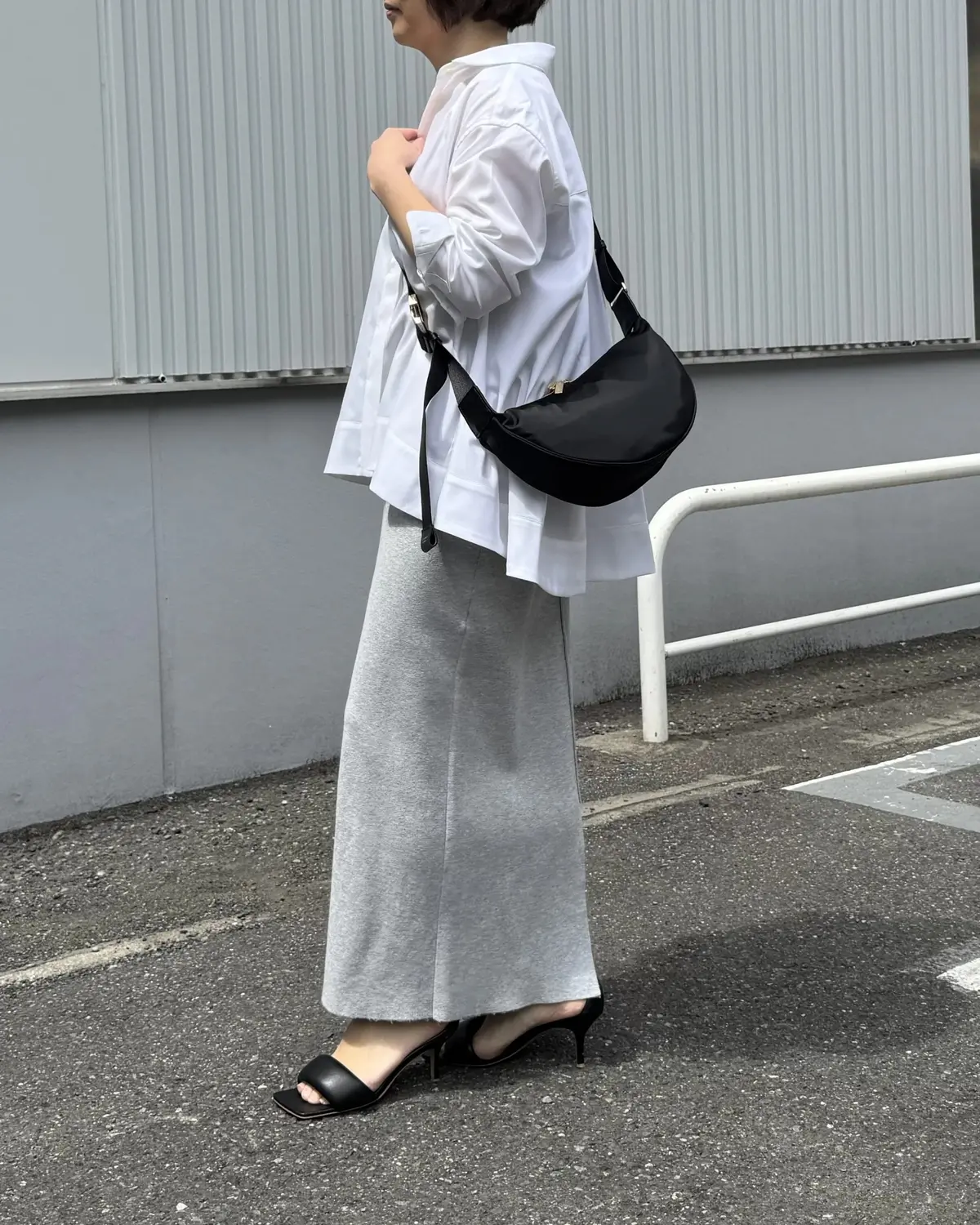 立体的シルエットで50代を美しく見せる「の画像_10