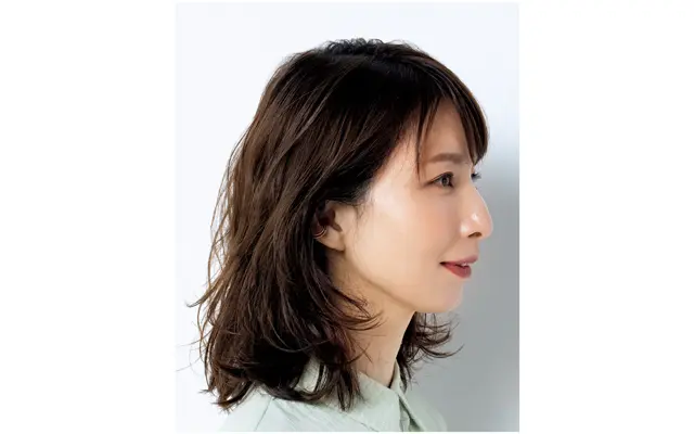 うねりのある表面を動きにシフト