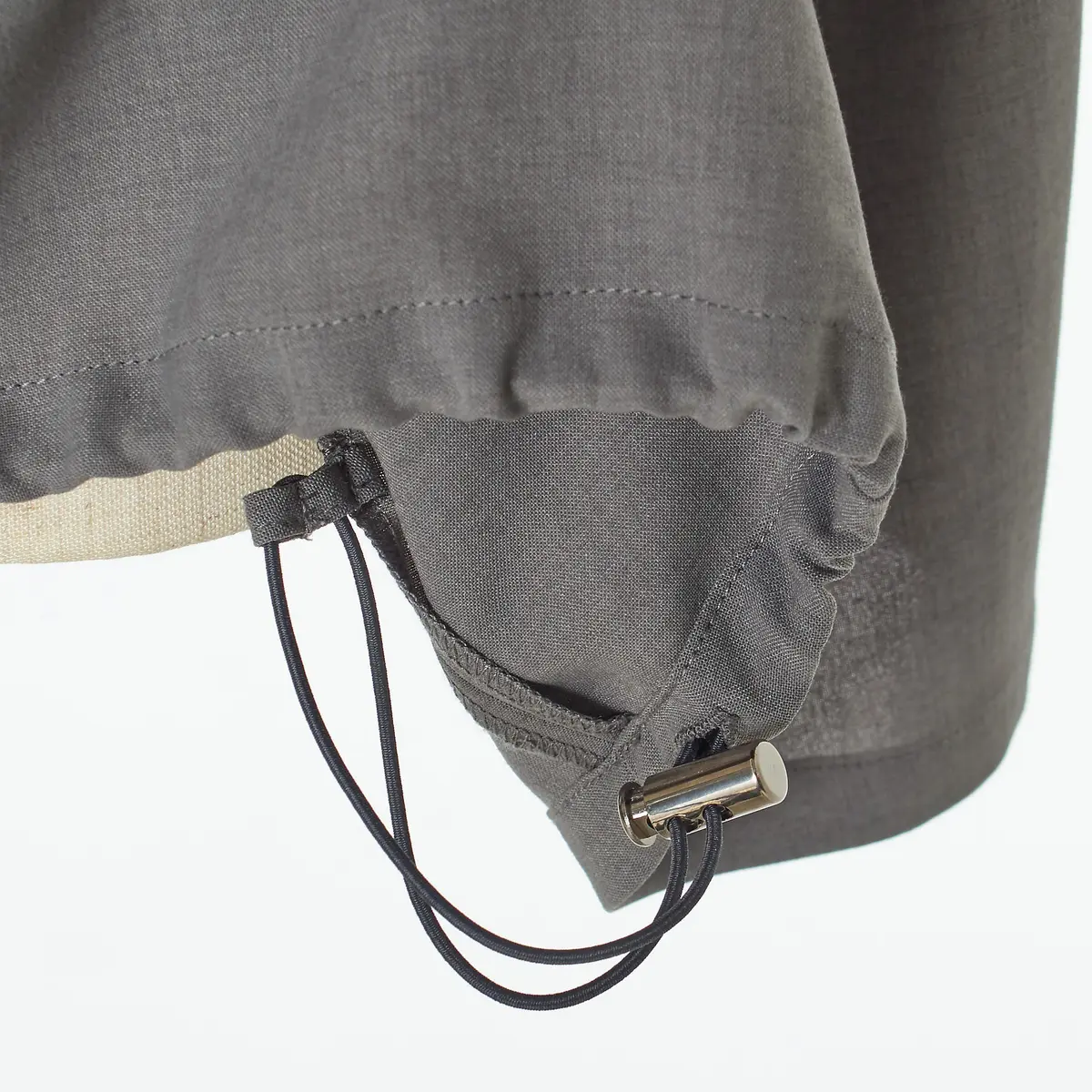 一枚で絵になる。着こなしの幅が広がる。「の画像_5