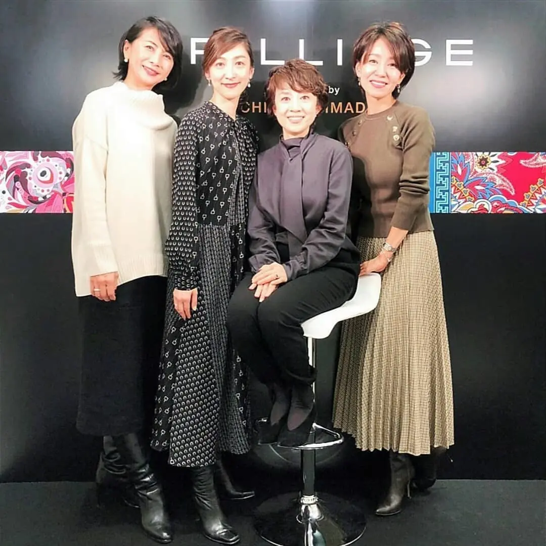 プリント柄ワンピースで、渋谷純喫茶☕の画像_3