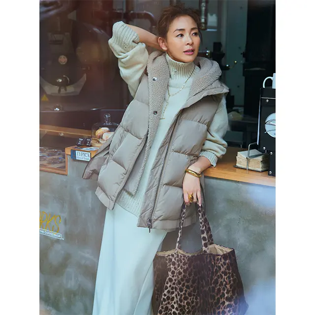 優しいベージュのワントーンが カジュアルに奥行きをもたらす