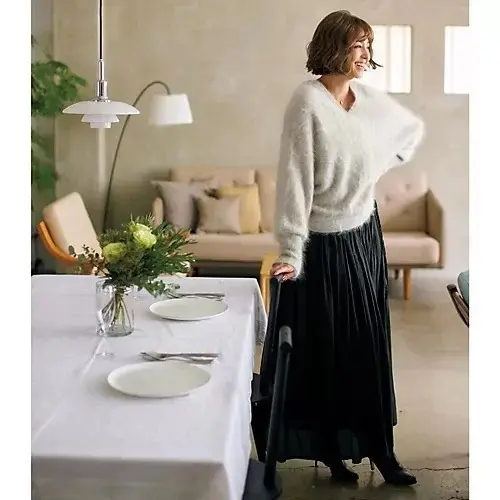 【50代 ファッション】暗くなりがちな冬の画像_17