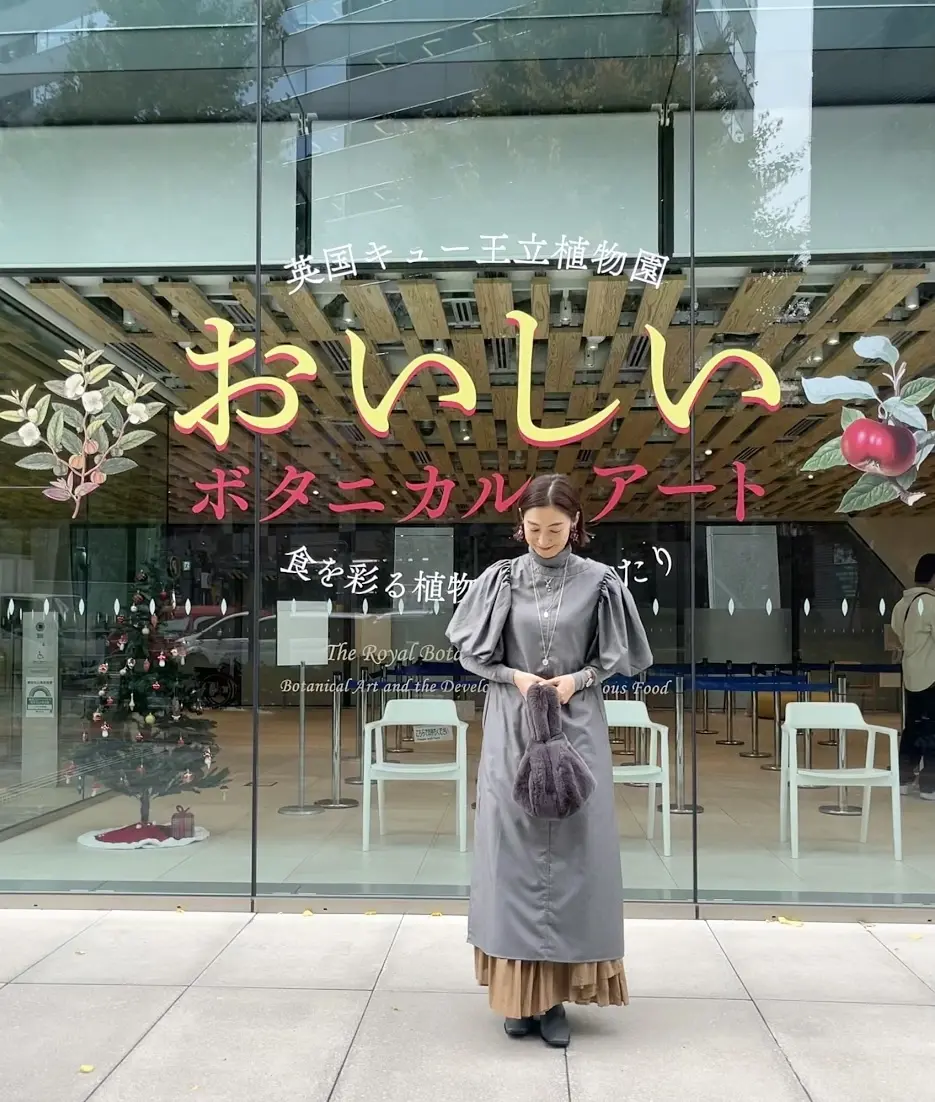 グレーワンピでボタニカルアート展❤︎の画像_7