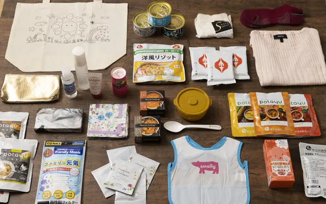 長期付き添い生活に必須の食品やマスク、消毒薬などがセットの「付き添い生活応援パック」2