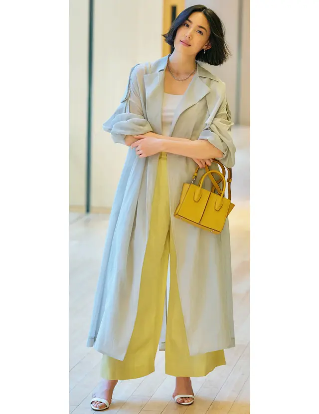 イエローカラーのワイドパンツコーデのLIZA