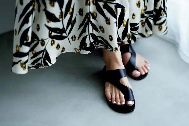 レ ザーサンダル 