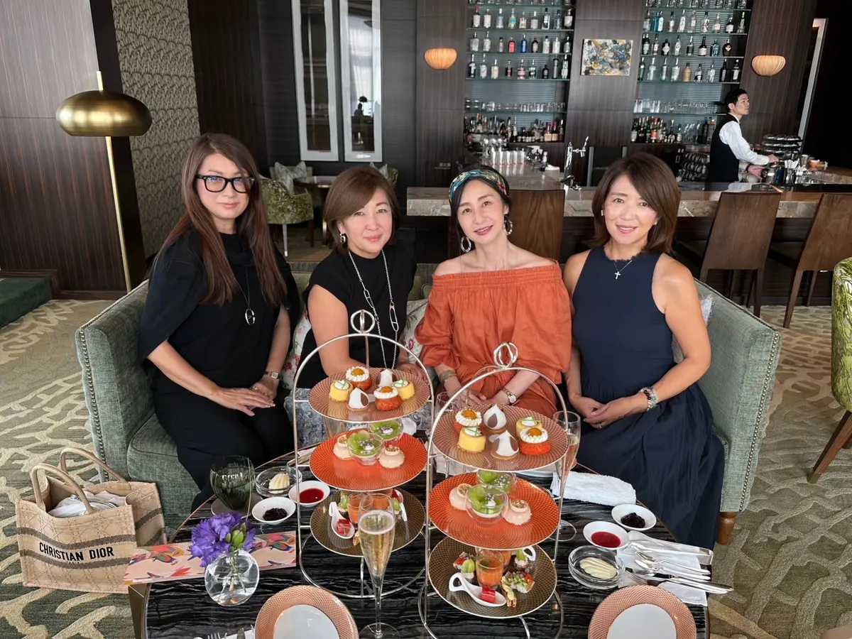 涼しい夏ワンピでアフタヌーンティーへの画像_4