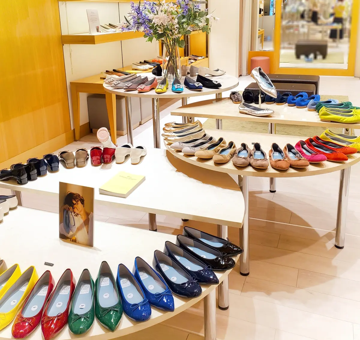 カラフルなバレエシューズがずらり！可愛い♡