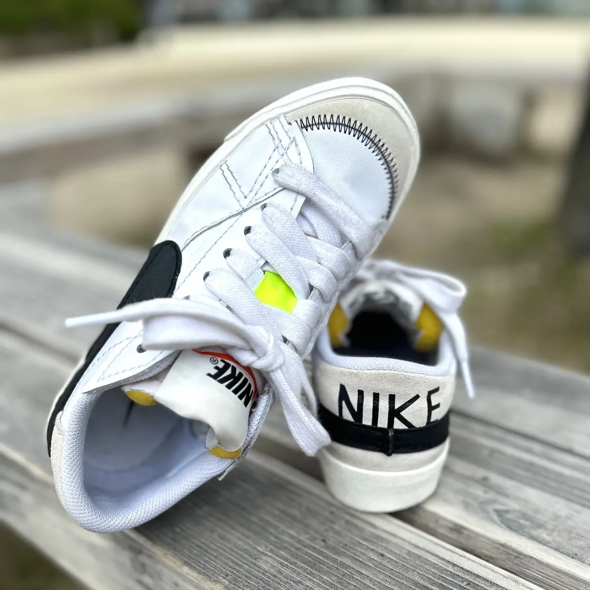 パーカー＆スニーカーコーデに“きちんと感の画像_5