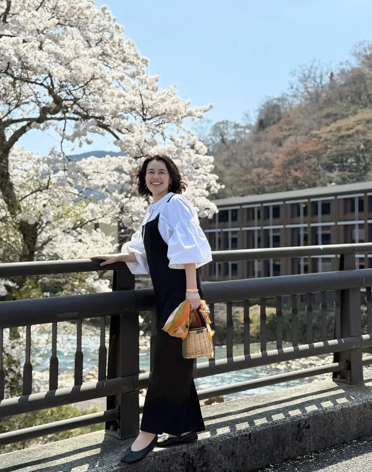 水口宜子　エクラ華組水口宜子さん　サロペット