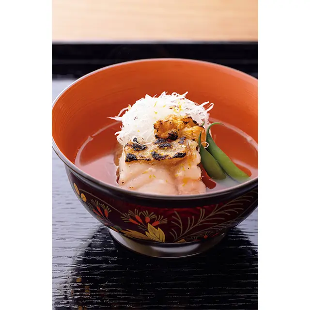 クエと自家製厚揚 げの椀。