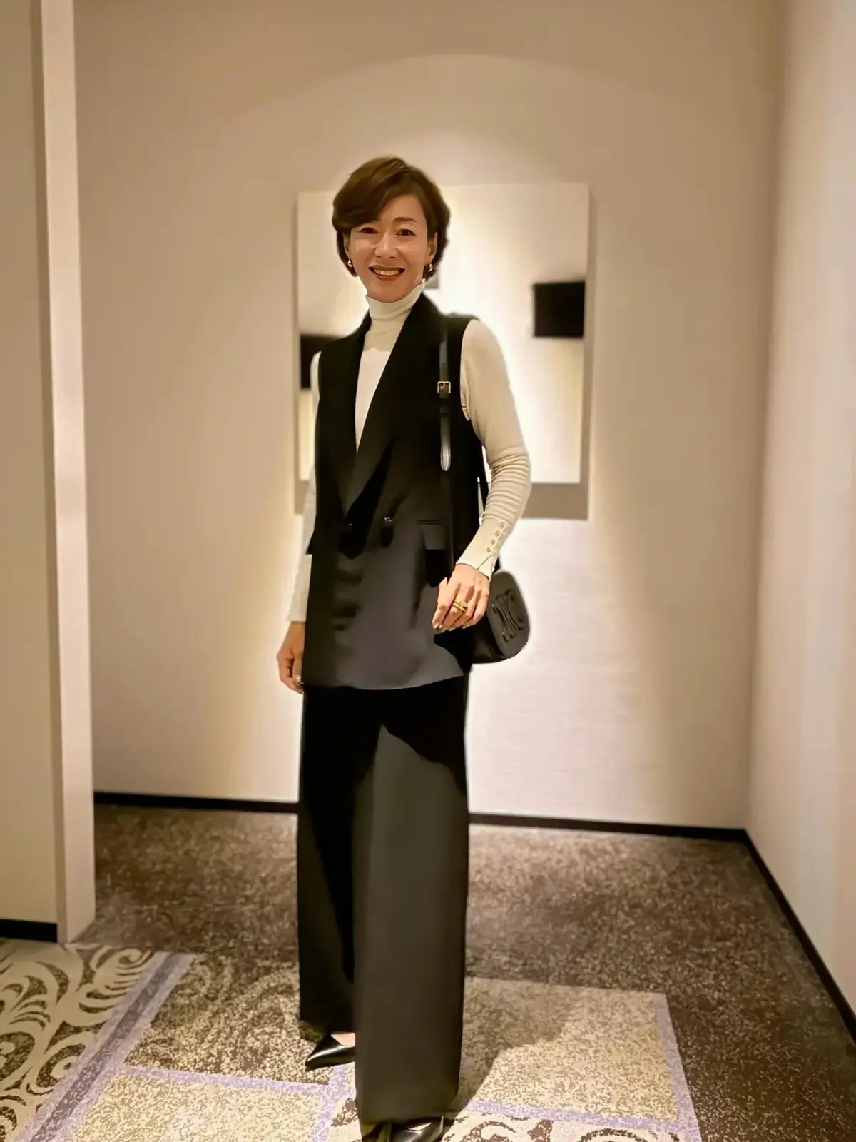 ZARA ニット・ジレ・パンツ愛用 エクラ華組  山崎明子さん