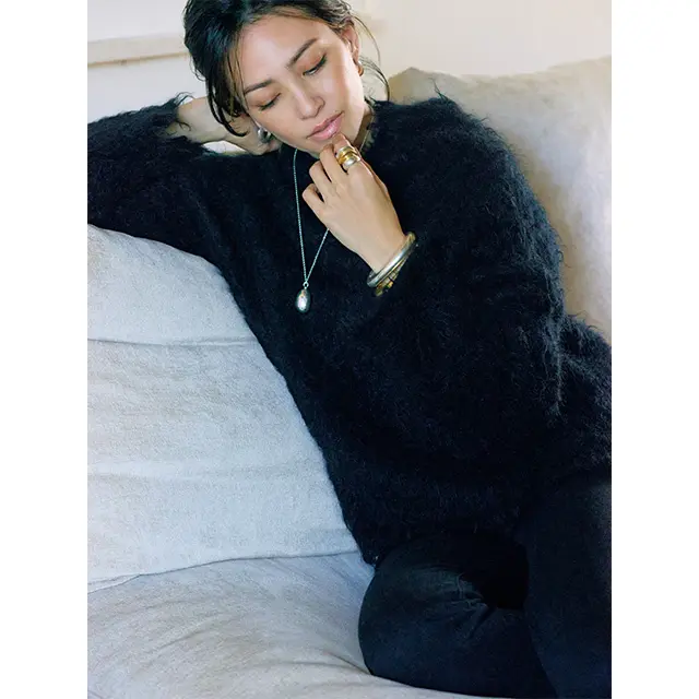 【オールブラックコーデ7選】上下黒スタイルを洗練させるコツをスタイリスト・福田亜矢子が提案！