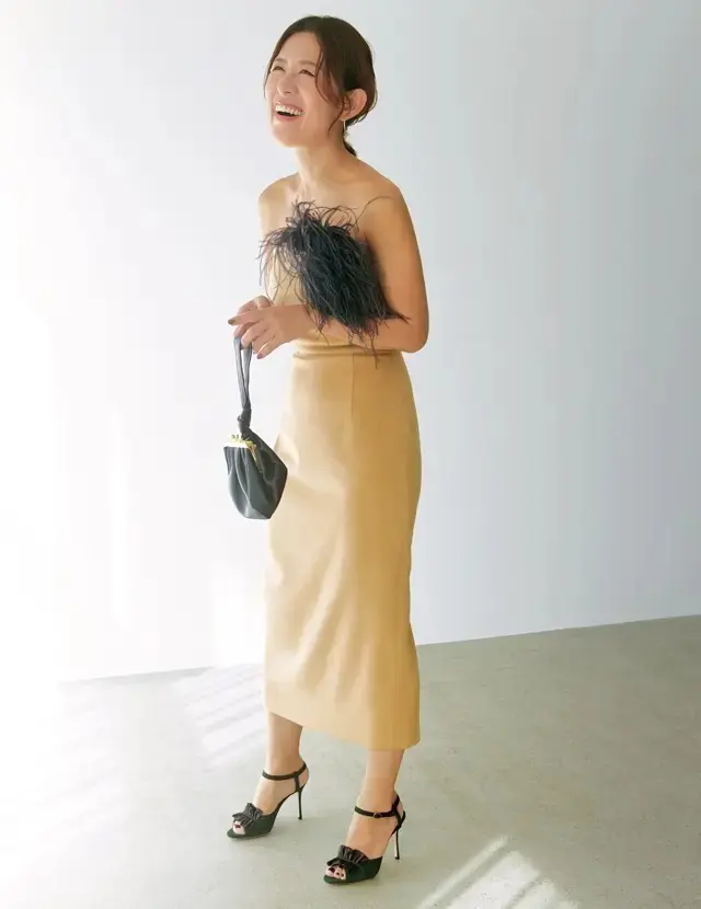 【スタイリスト・大草直子“洗練ドレスアップのコツ”】顔まわりに印象的なアクセサリーを