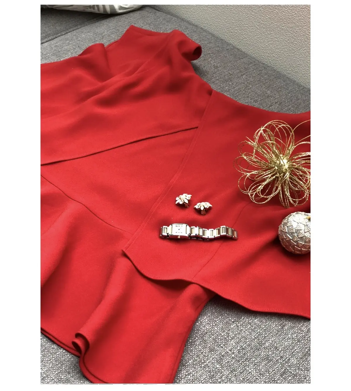 真っ赤なトップスで、新「ジェリーアクアリの画像_3