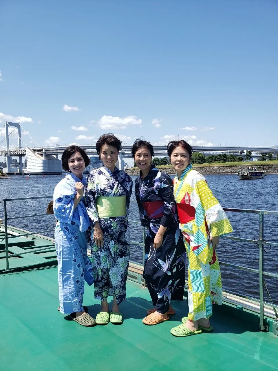 浴衣、浴衣コーデ、屋形船、辰金、室外、デッキ、女子会、jマダム、記念写真、記念、記念撮影、全員浴衣、素敵、綺麗、お洒落、可愛い、大人女子、オトナ女子