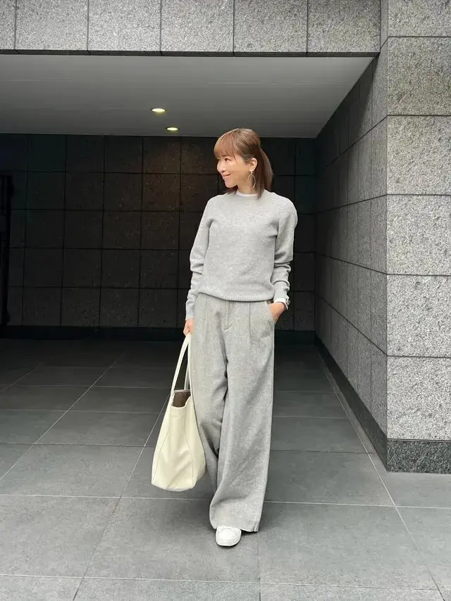 おしゃれな50代はここが違う！「スニーカーで外す」きれいめカジュアル