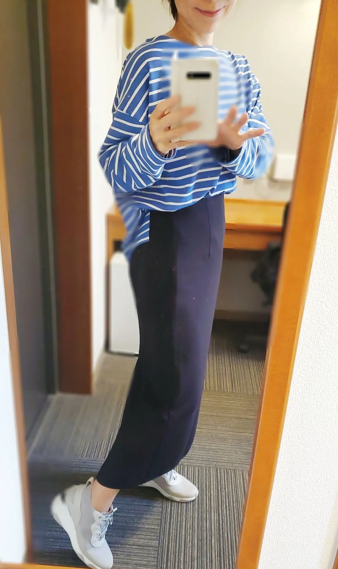 Tops : OPAQUE.CLIP   Skirt : UNIQLO