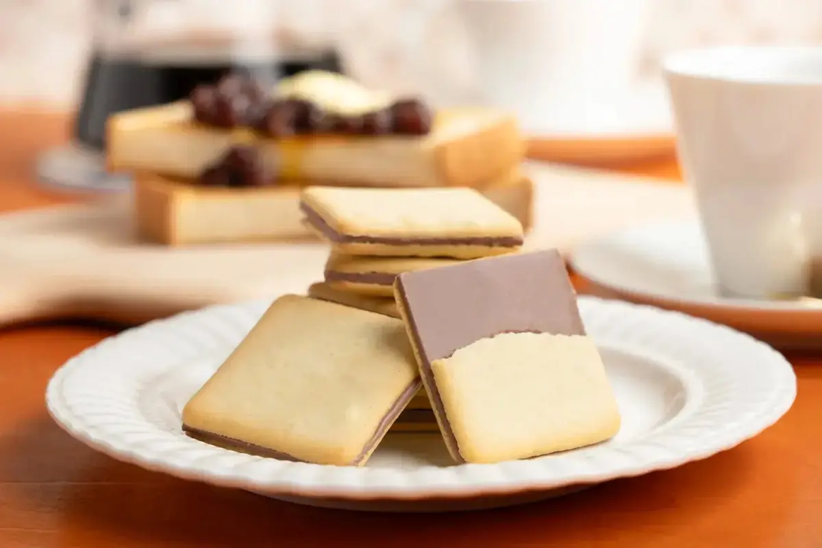 東海寿の「名古屋小倉トーストラングドシャ」