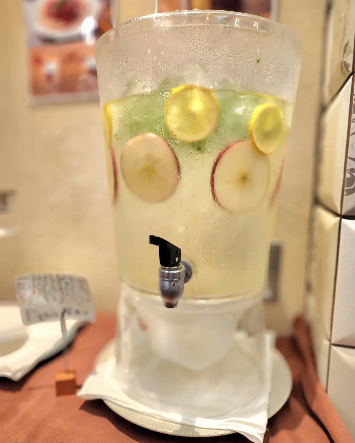 セロリがアクセントになっていて爽やかなヘルシーウォーター。