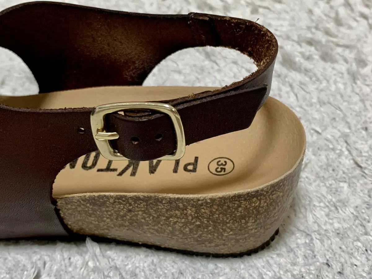 プラクトン　レザーサンダル　ヒール