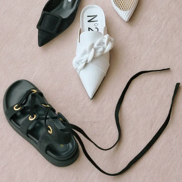 頼れるのは、強さとモード感を兼ね備えた一足