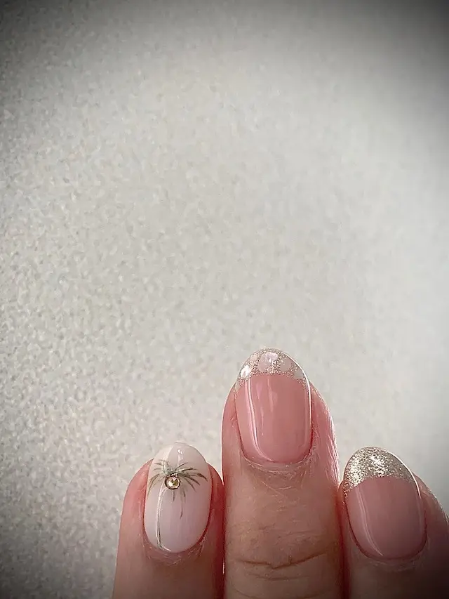 夏ネイル　サマーネイル  海ネイル　椰子の木　椰子の木ネイル　ヌーデイxーネイル　大人ネイル