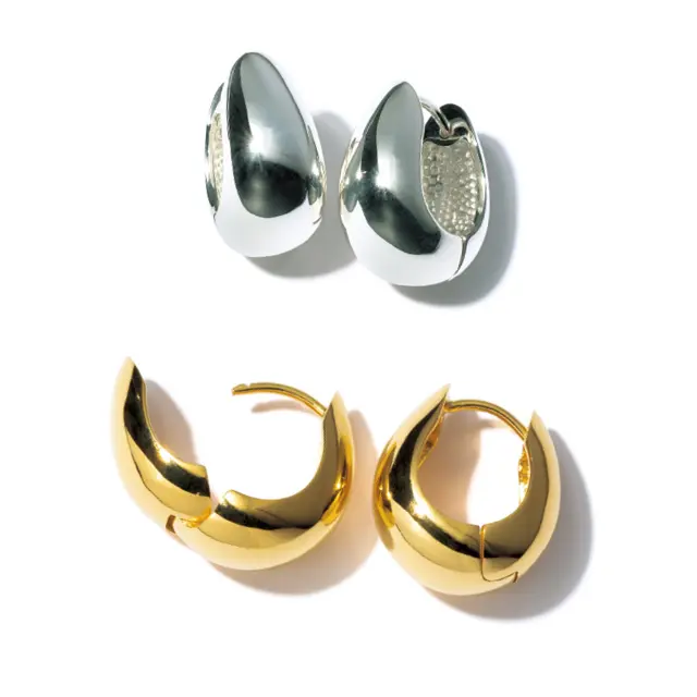 クールなシルバーと肌なじみのよいゴールド