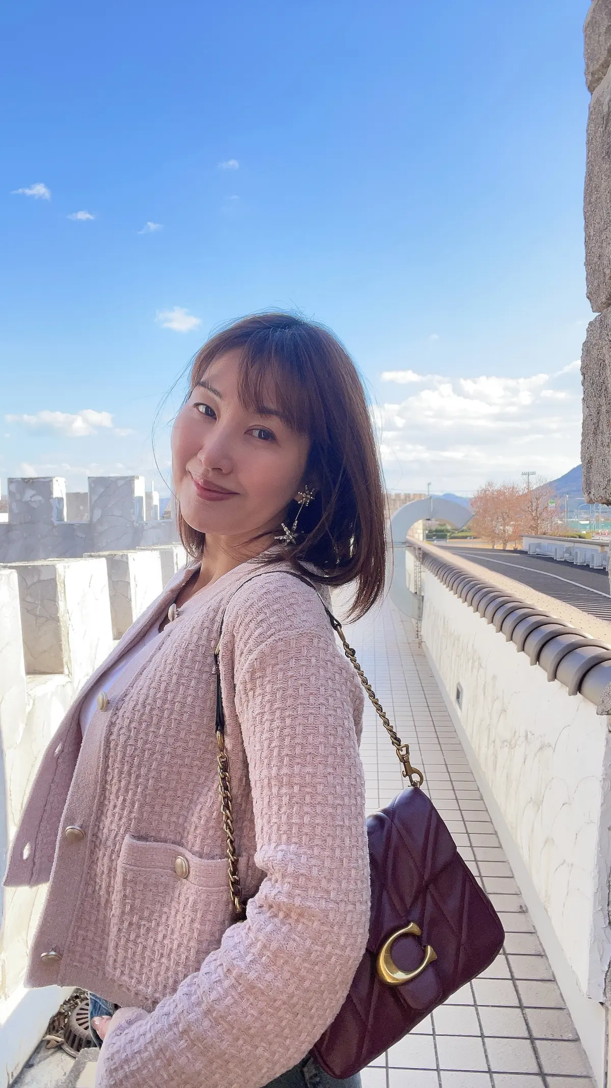 お正月のデニムスタイルはバレルレッグで決の画像_1