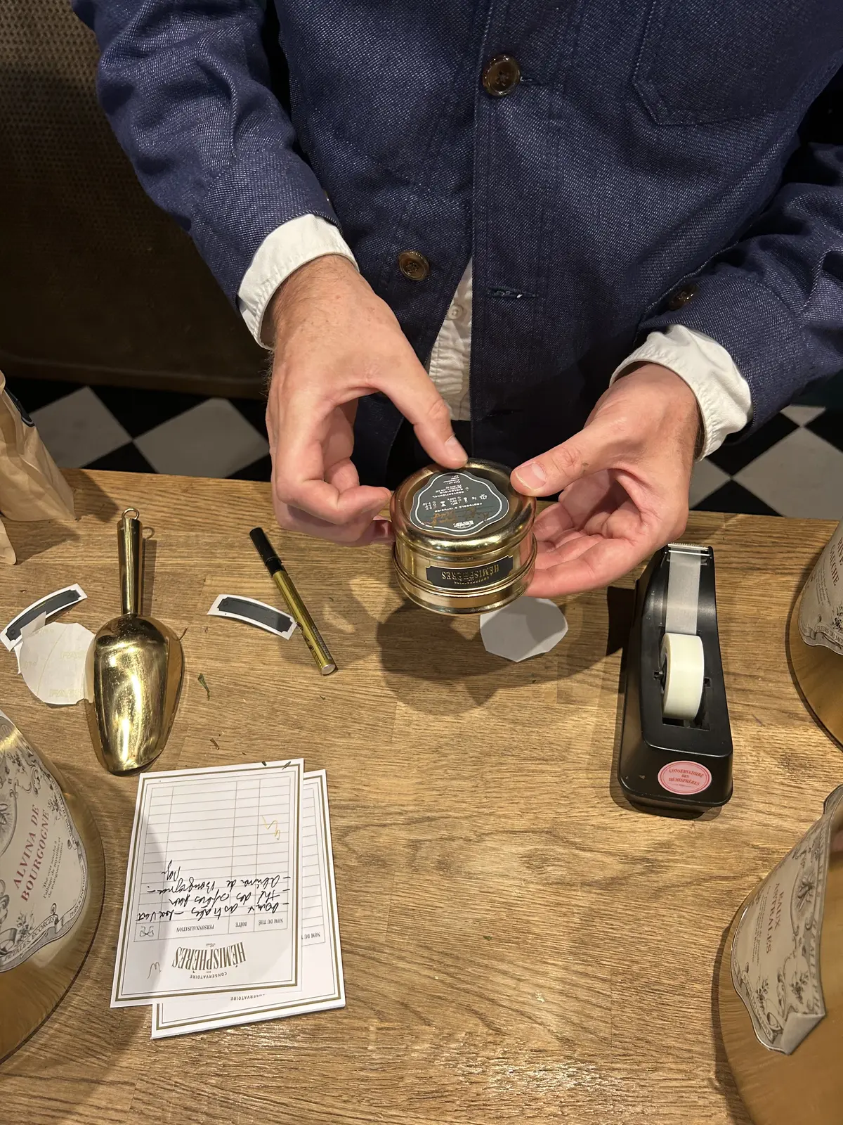 Conservatoire des Hémisphères（コンセルバトワール・デ・ゼミスフェール）ー完全オーダーメイドの紅茶専門店　【パリのお土産】