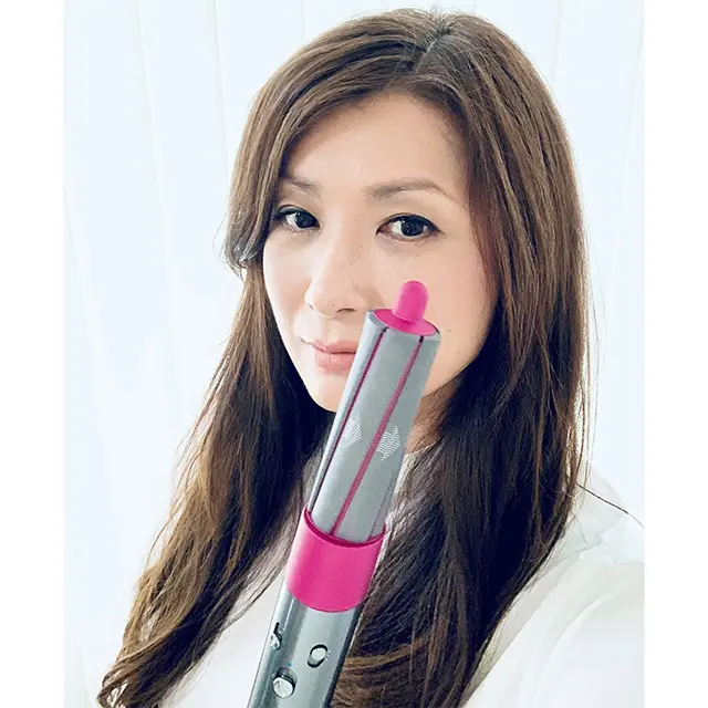 アタッチメントが8つも！ ふんわり自然なカールに （BOUQUETさん／ダイソン エアラップ コンプリート）