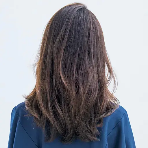 前髪が黄金バランスのカギ！“美人印象ロング”